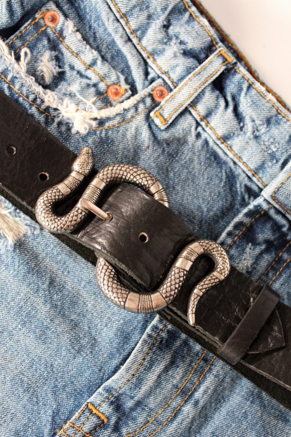 cinturon hebilla serpiente