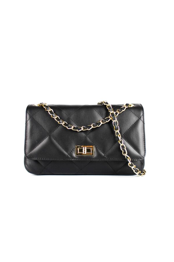 bolso acolchado de piel con cadena dorada visión frontal con el asa entrelazada en piel