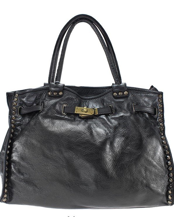 Bolso de piel lavada italiana con decoración de tachuelas, vista de frente.