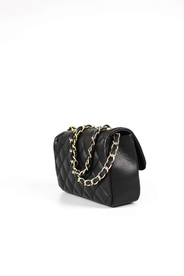 bolso piel acolchado pequeño vista lateral con asa de cadena