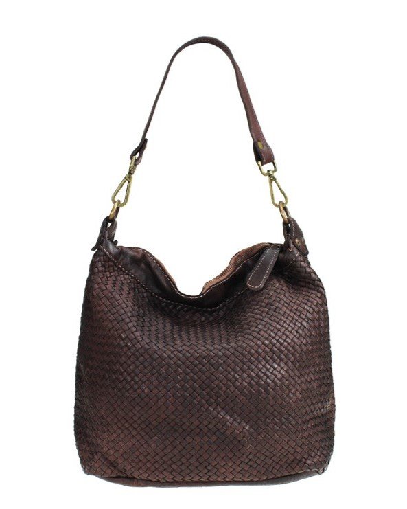 Vista frontal de los Bolsos bandolera trenzados italianos con detalle del trenzado