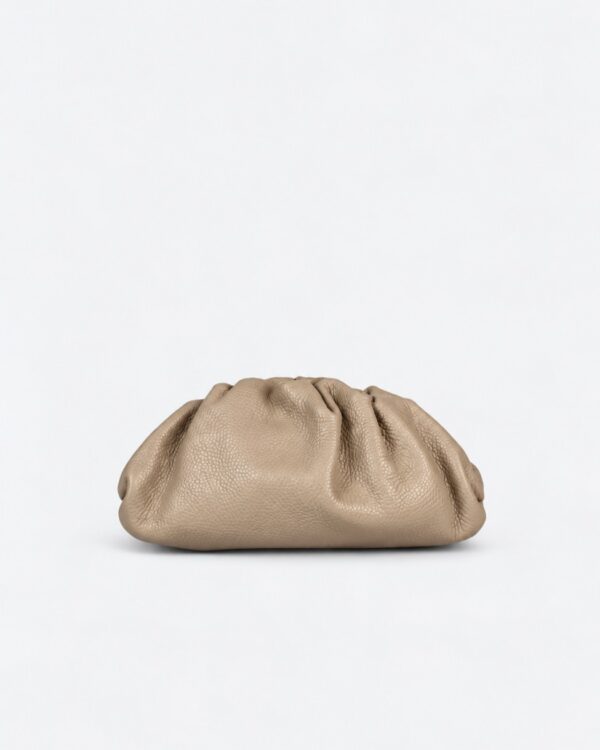 Bolso inspiración con frunces vista de frente