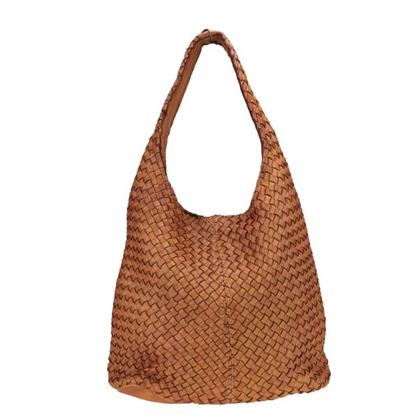 Bolso piel trenzado artesano. Vista frontal con detalle del asa trenzda