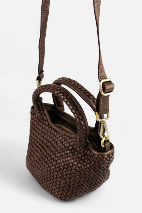 bolso-de-mano-bandolera-trenzada