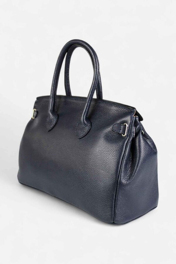 bolso con candado parte trasera