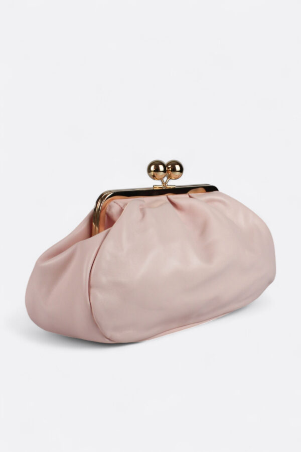Diseño fruncido de clara inspiración italiana del bolso bombonera rosa