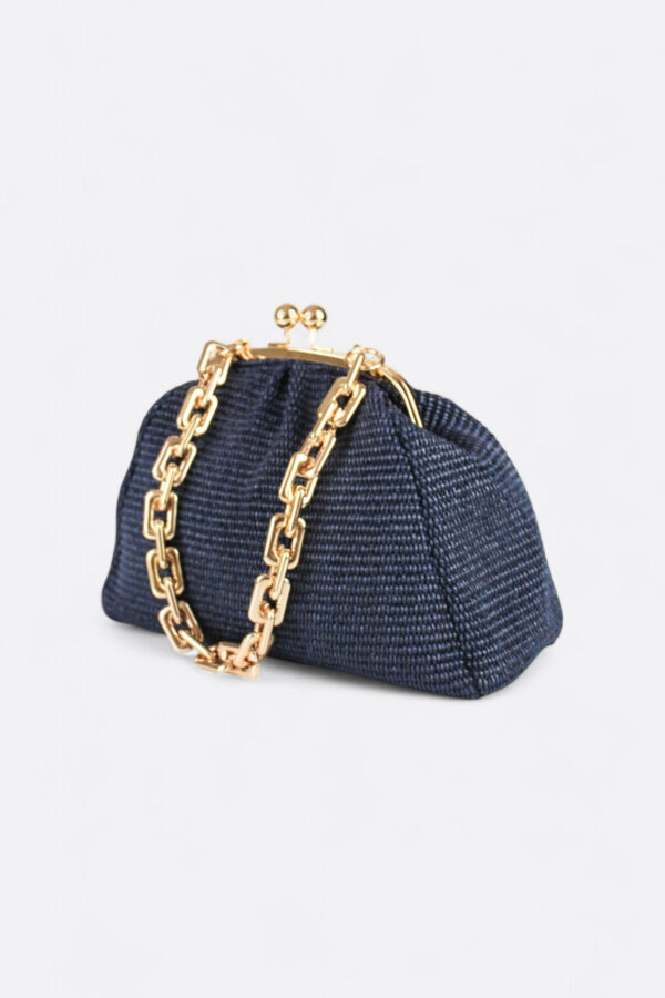 Bolso Monaur Carrie azul marino con su asa intercambiable de eslabones gruesos dorados